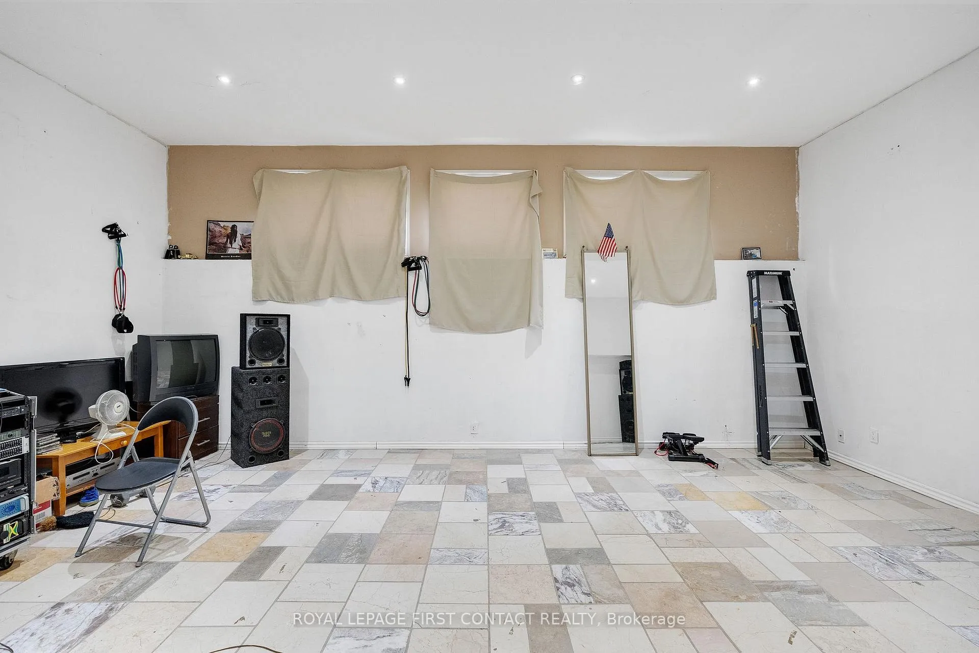 Photo 18 of 55 Rosenfeld Drive, Barrie, Grove East — HOMEH