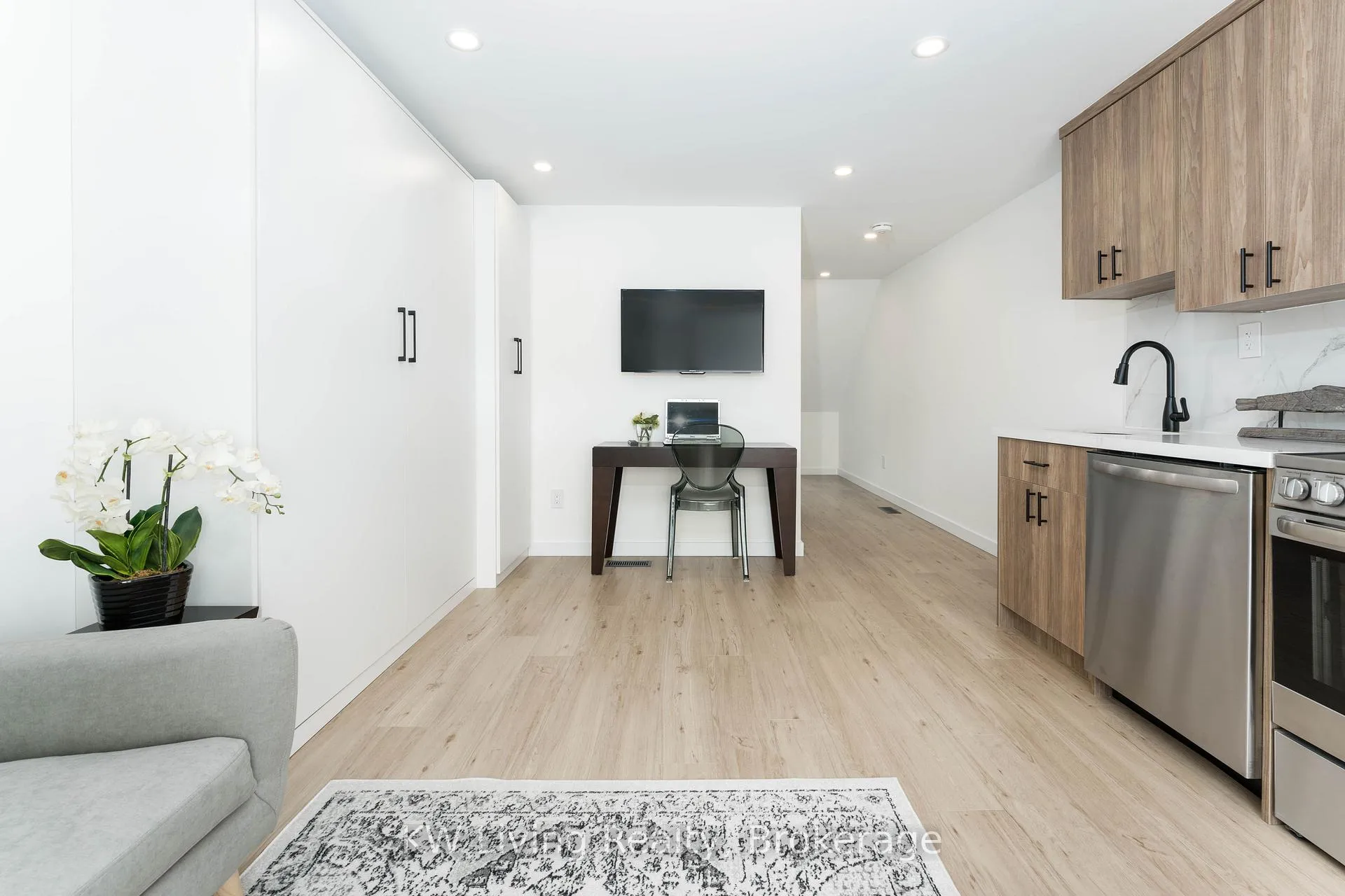 Photo 6 of Unit Laneway, 125 Chisholm Avenue, Toronto, Woodbine-Lumsden — HOMEH