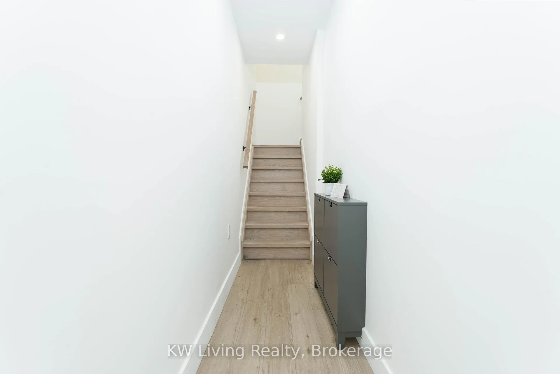 Photo 8 of Unit Laneway, 125 Chisholm Avenue, Toronto, Woodbine-Lumsden — HOMEH