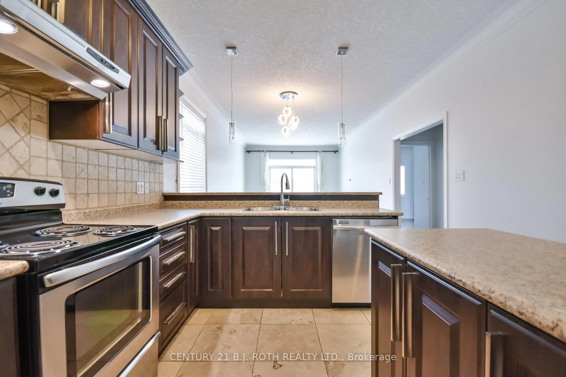 Photo 6 of 49 Athabaska Road, Barrie, Holly — HOMEH
