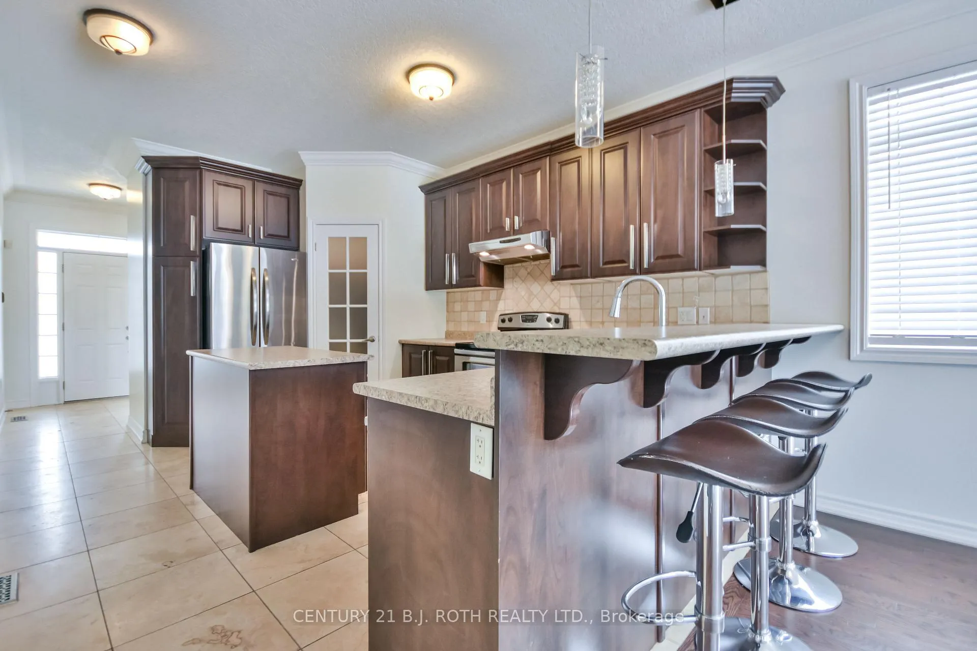 Photo 13 of 49 Athabaska Road, Barrie, Holly — HOMEH