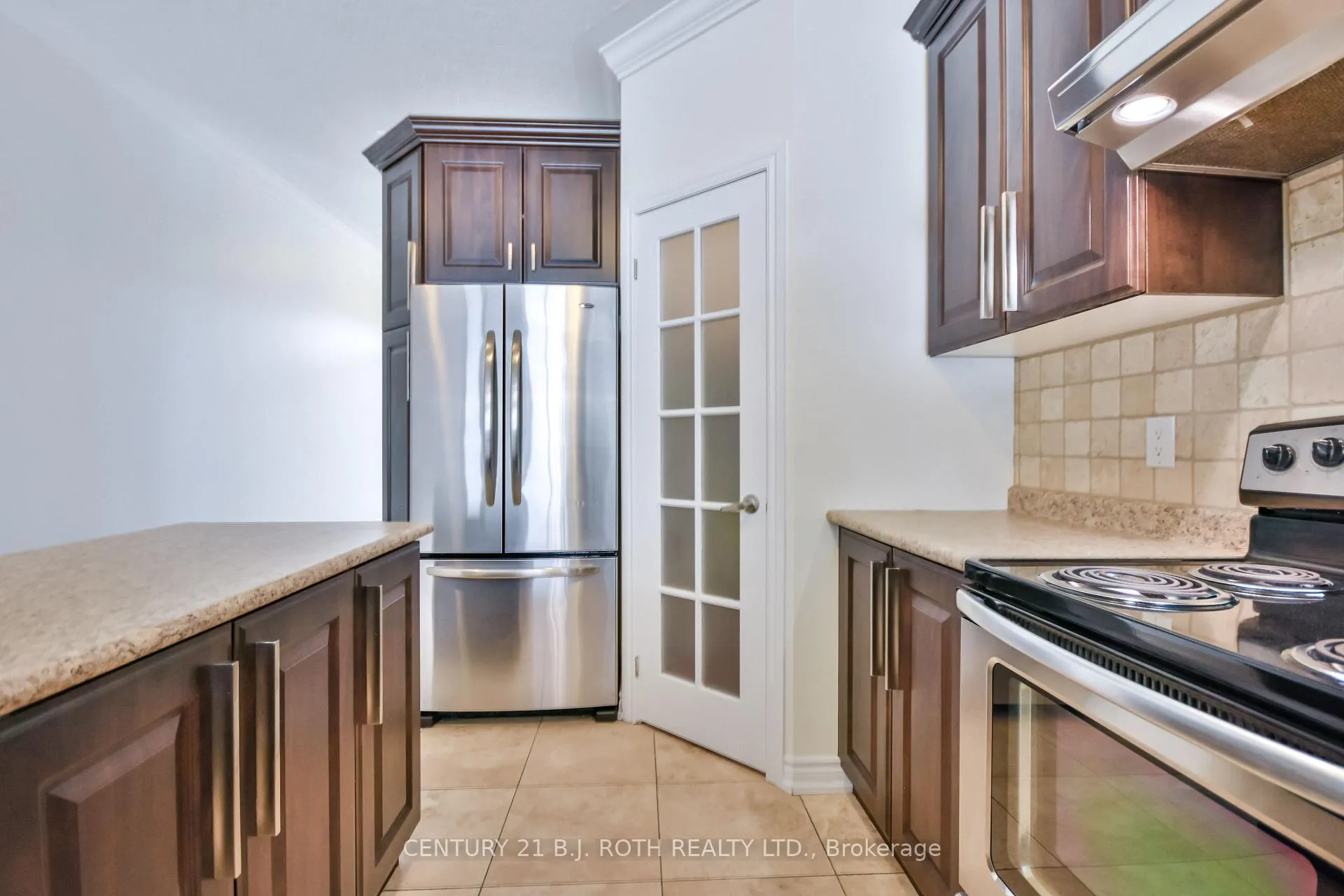 Photo 15 of 49 Athabaska Road, Barrie, Holly — HOMEH