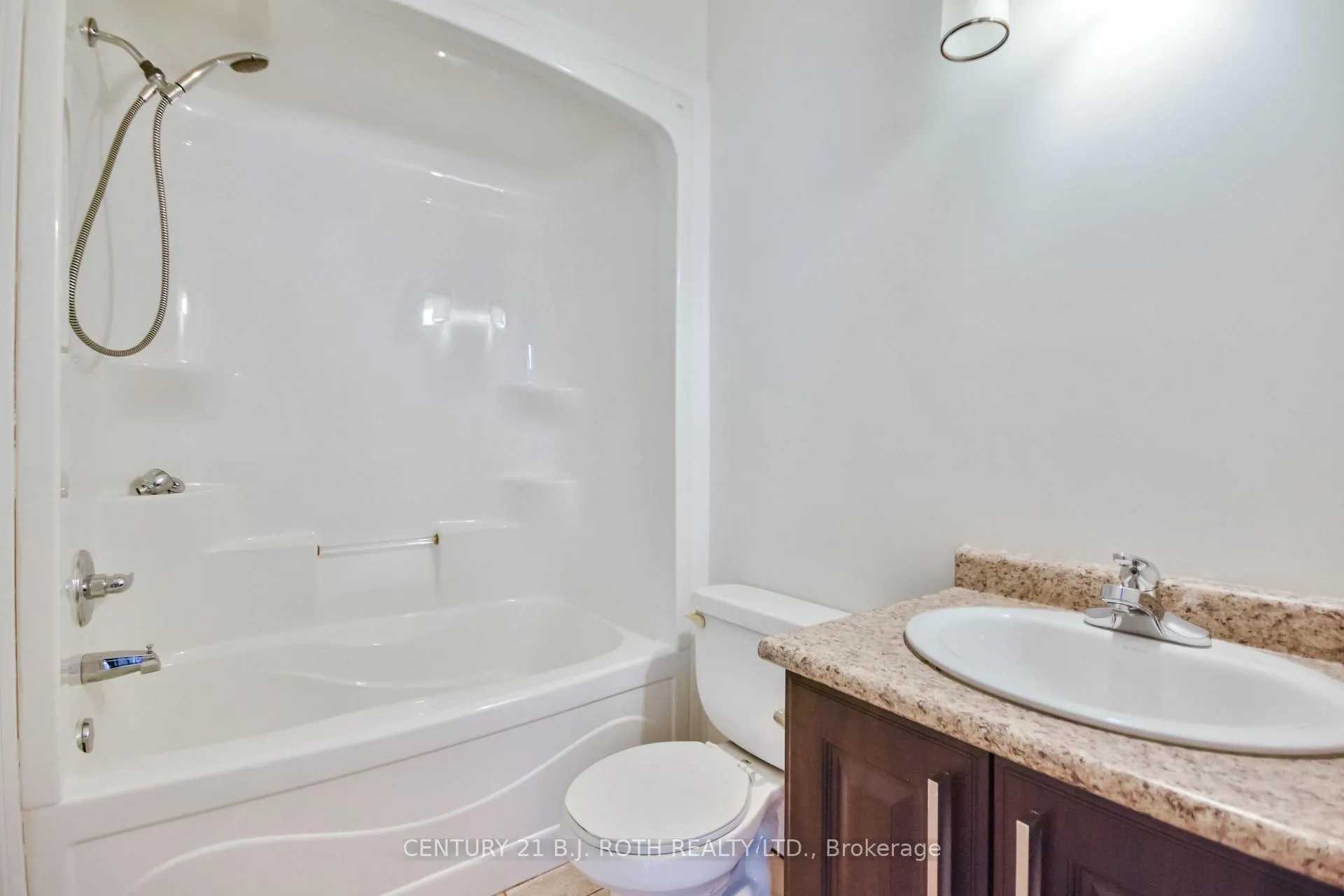 Photo 18 of 49 Athabaska Road, Barrie, Holly — HOMEH