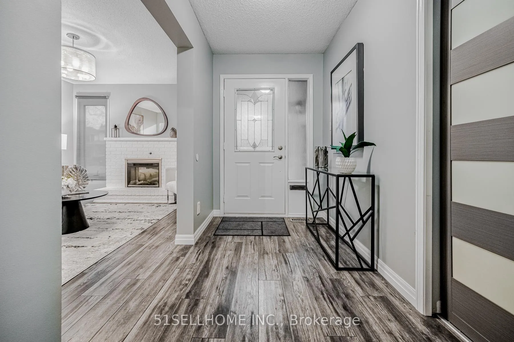 Photo 3 of 297 Beechlawn Drive, Waterloo — HOMEH