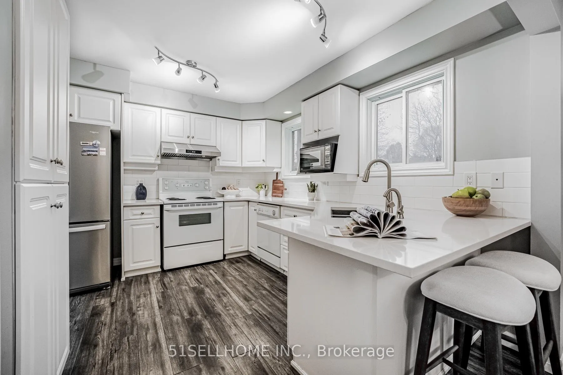 Photo 18 of 297 Beechlawn Drive, Waterloo — HOMEH
