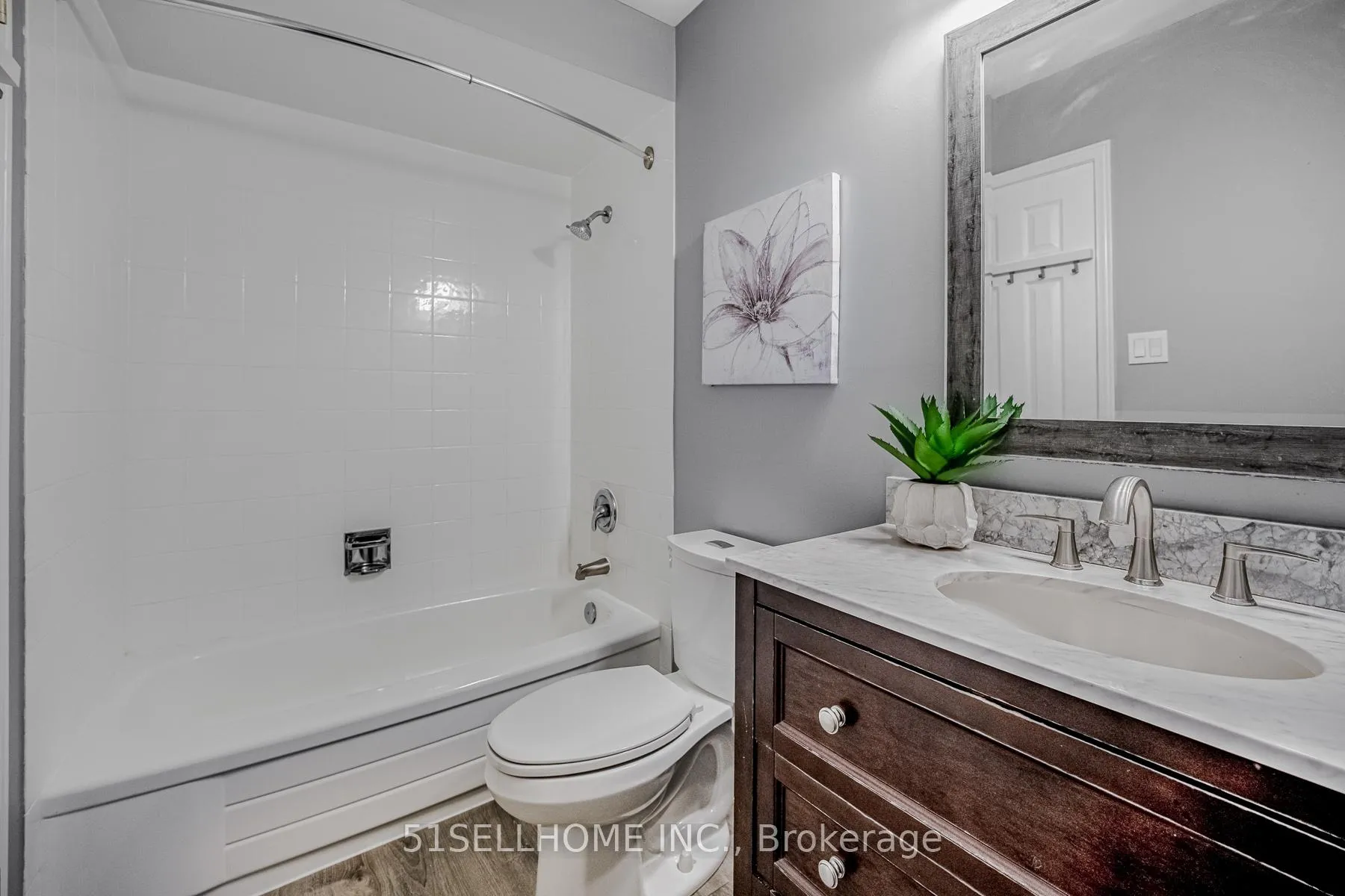 Photo 26 of 297 Beechlawn Drive, Waterloo — HOMEH
