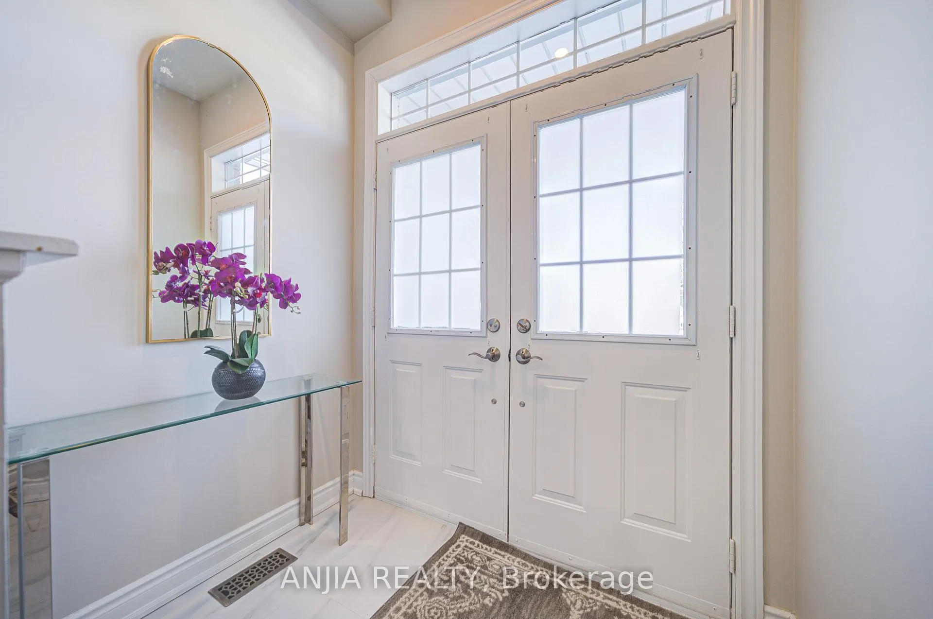 Photo 2 of 23 Arbourview Drive, Vaughan, Patterson — HOMEH