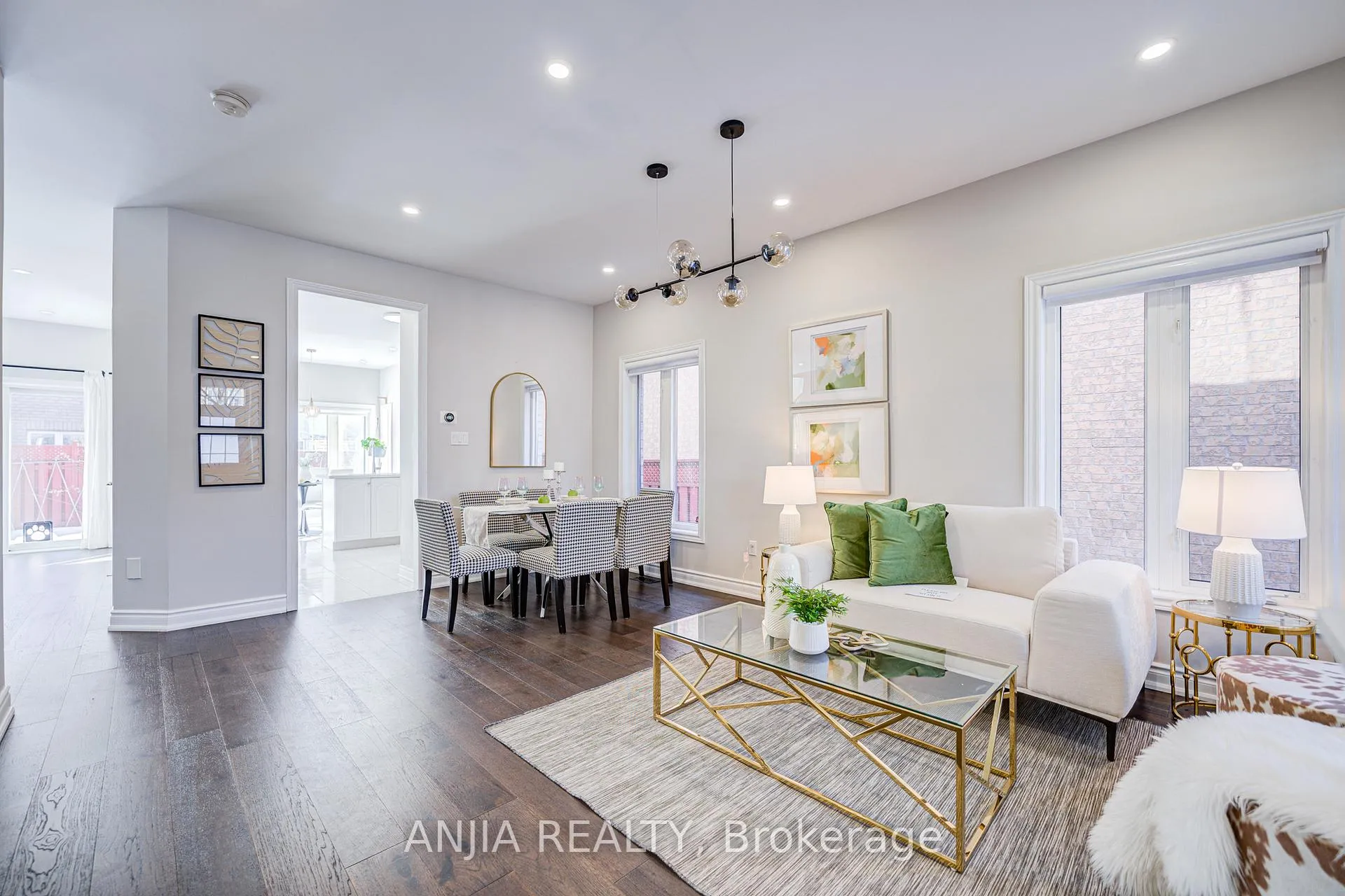 Photo 3 of 23 Arbourview Drive, Vaughan, Patterson — HOMEH