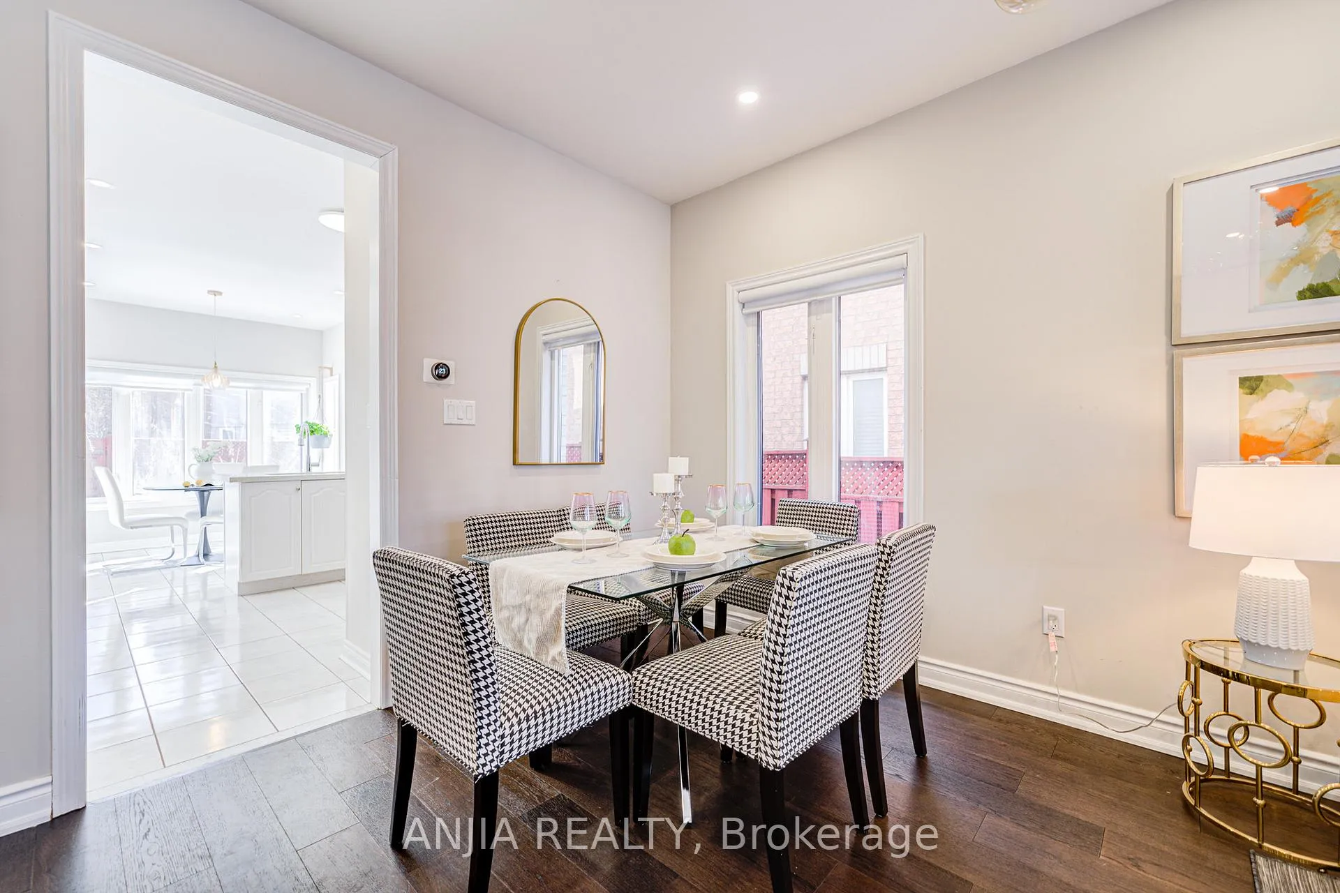 Photo 6 of 23 Arbourview Drive, Vaughan, Patterson — HOMEH