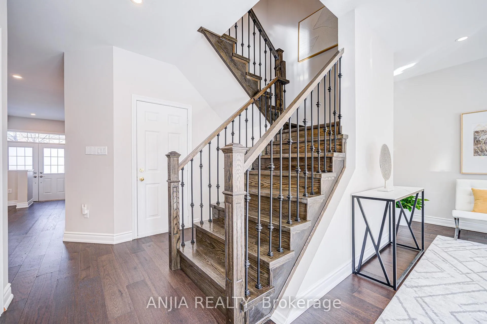 Photo 9 of 23 Arbourview Drive, Vaughan, Patterson — HOMEH