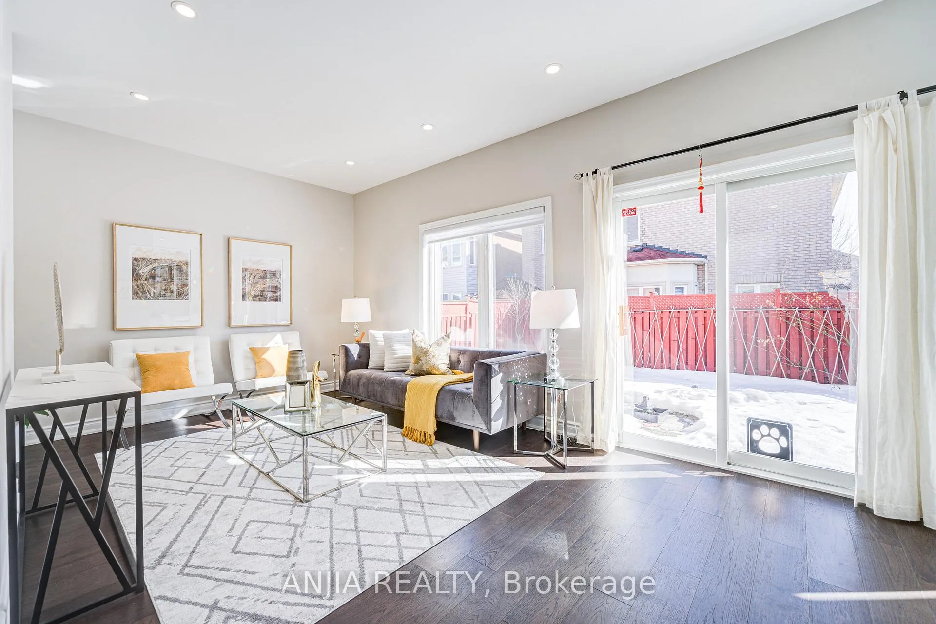 Photo 10 of 23 Arbourview Drive, Vaughan, Patterson — HOMEH