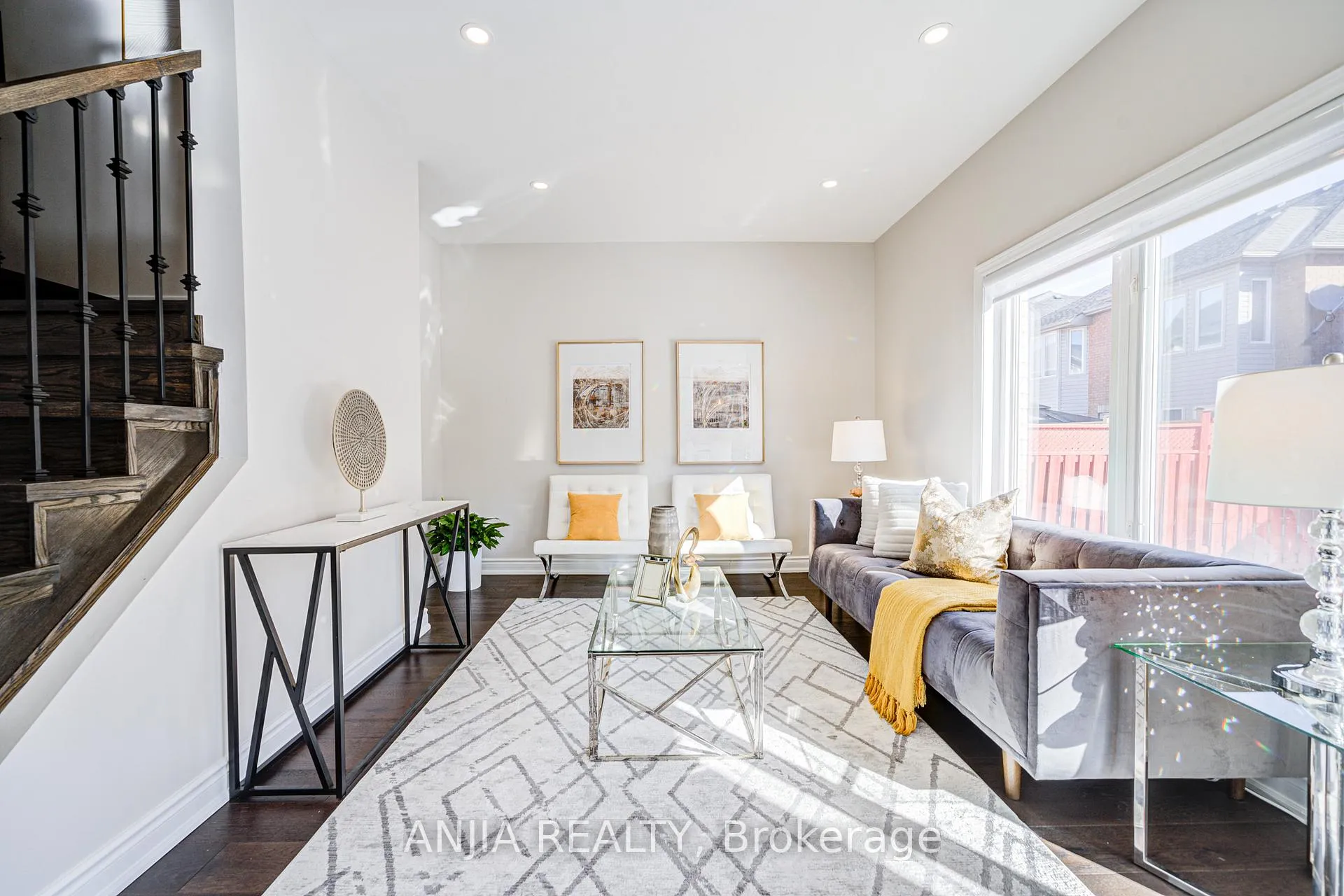 Photo 11 of 23 Arbourview Drive, Vaughan, Patterson — HOMEH