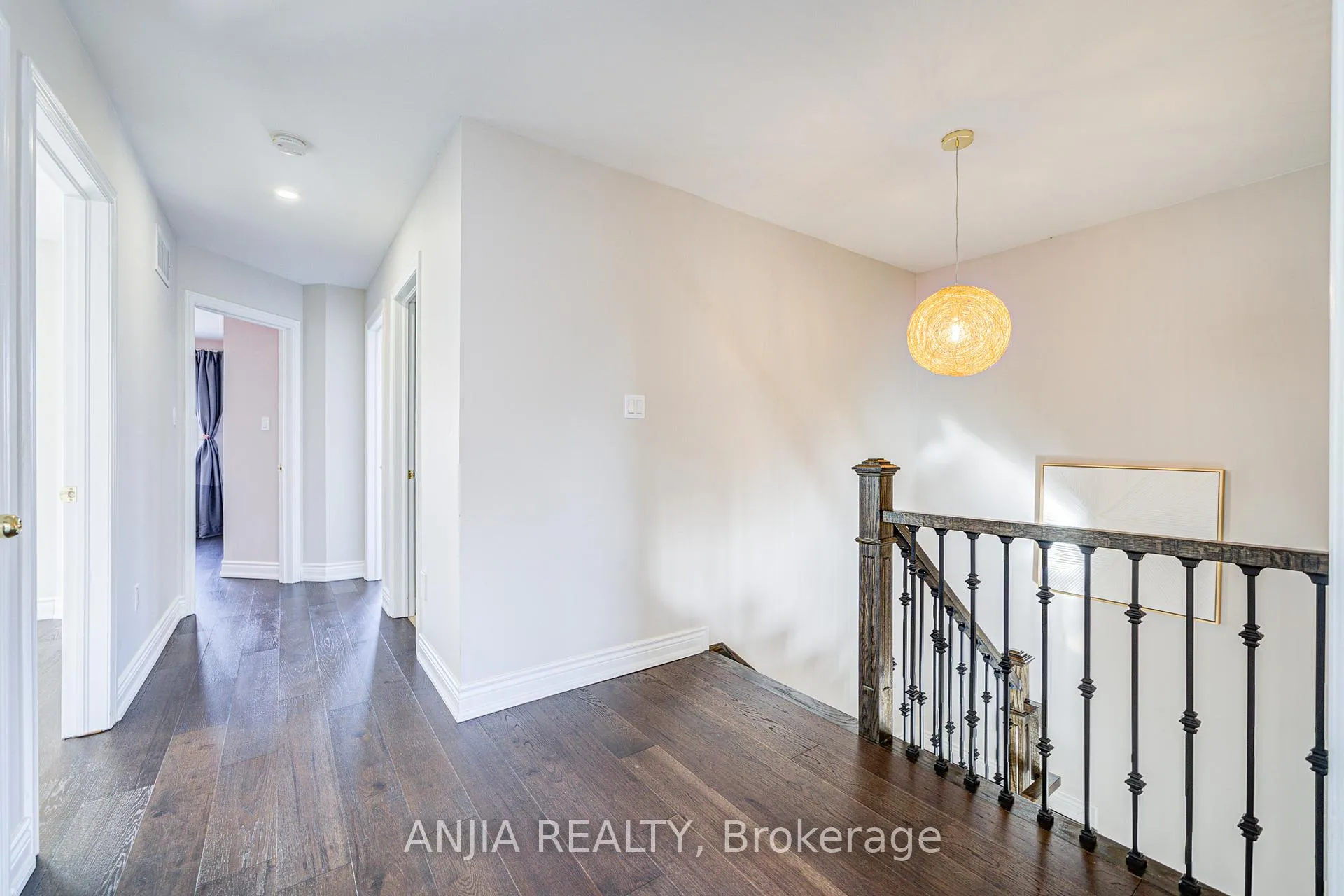 Photo 18 of 23 Arbourview Drive, Vaughan, Patterson — HOMEH