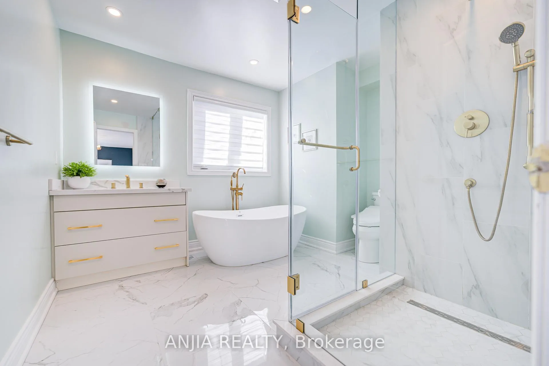 Photo 22 of 23 Arbourview Drive, Vaughan, Patterson — HOMEH