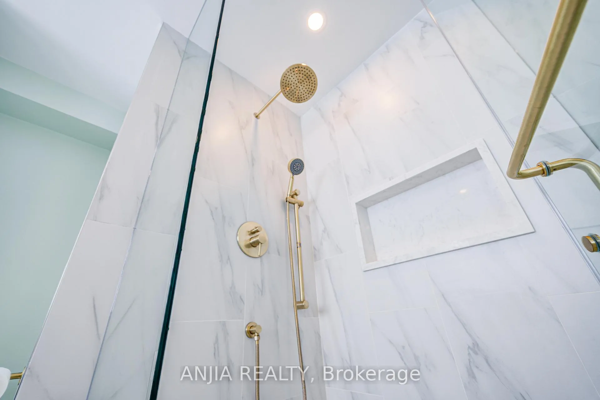Photo 24 of 23 Arbourview Drive, Vaughan, Patterson — HOMEH