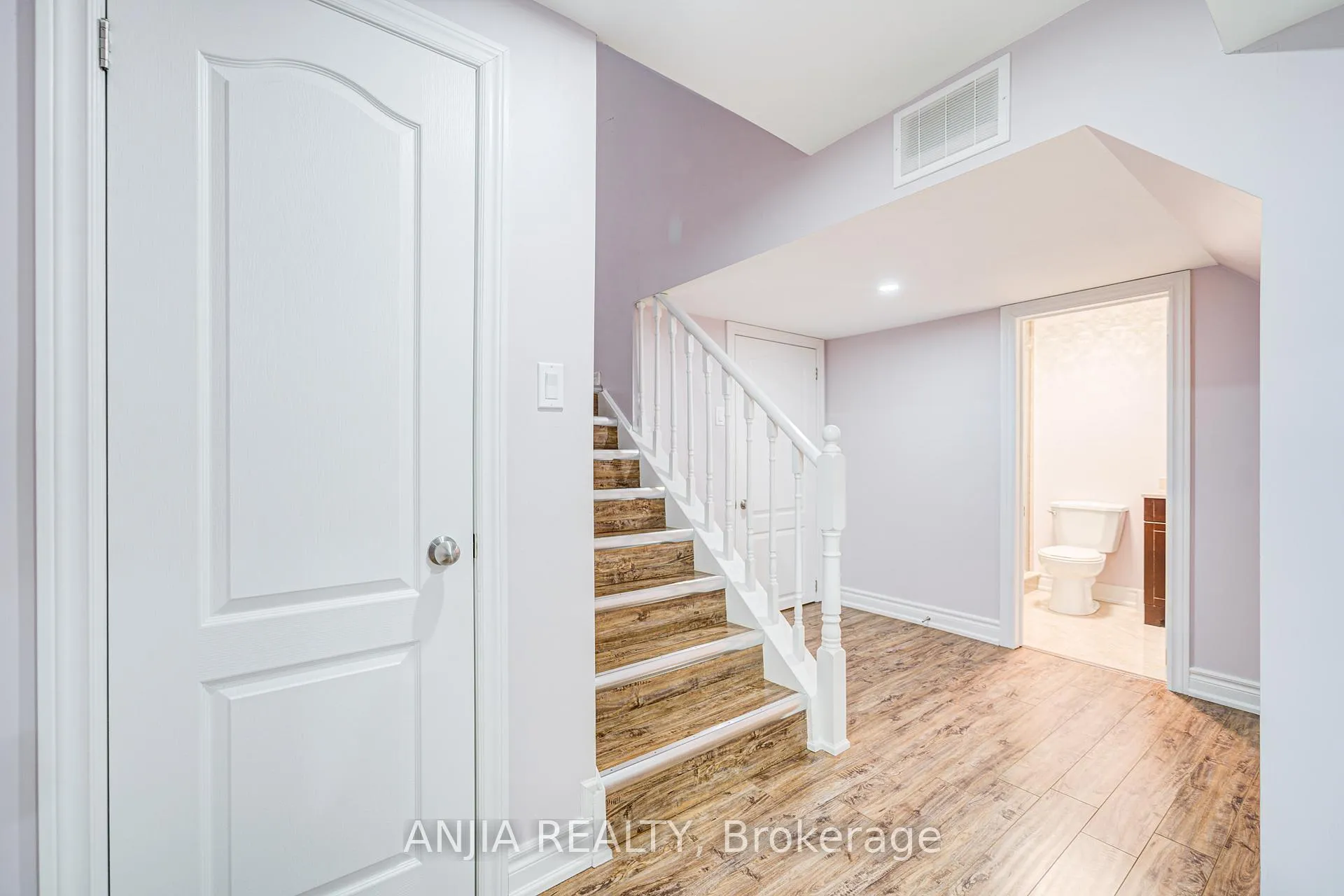 Photo 35 of 23 Arbourview Drive, Vaughan, Patterson — HOMEH
