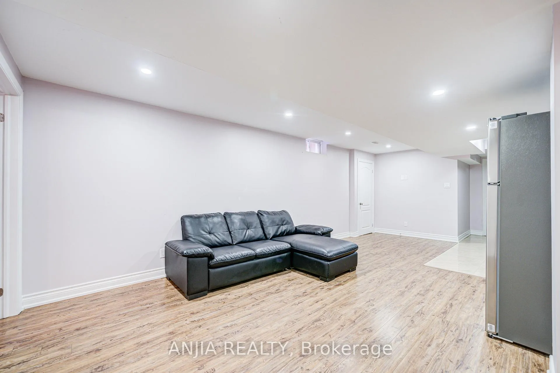 Photo 37 of 23 Arbourview Drive, Vaughan, Patterson — HOMEH