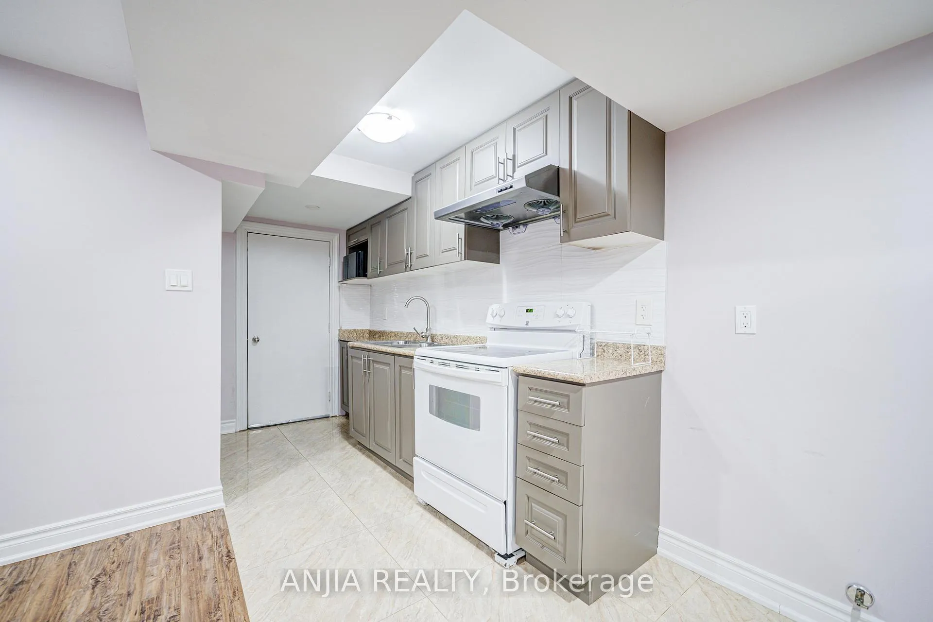 Photo 38 of 23 Arbourview Drive, Vaughan, Patterson — HOMEH