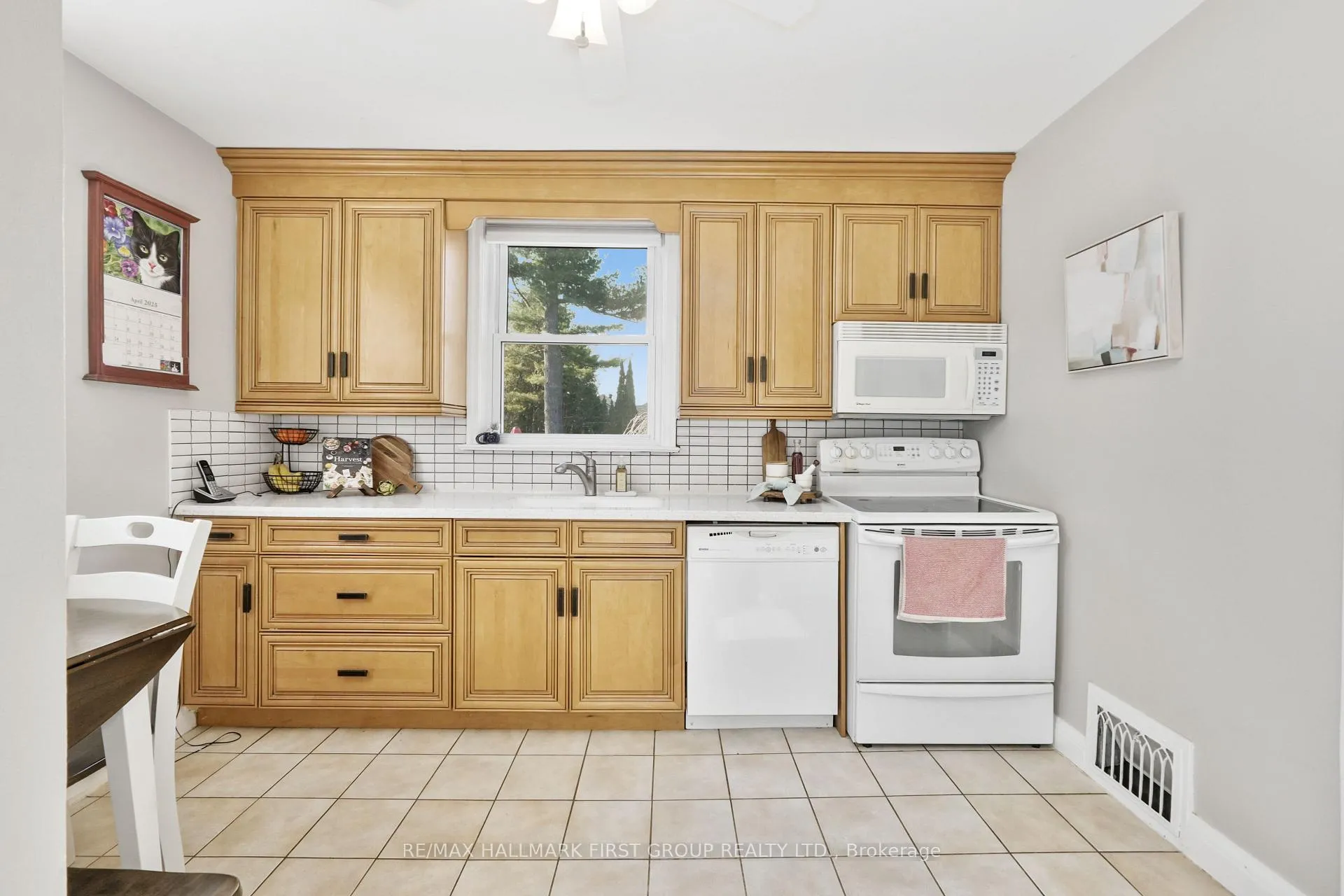 Photo 13 of 158 Spencer Street E, Cobourg — HOMEH