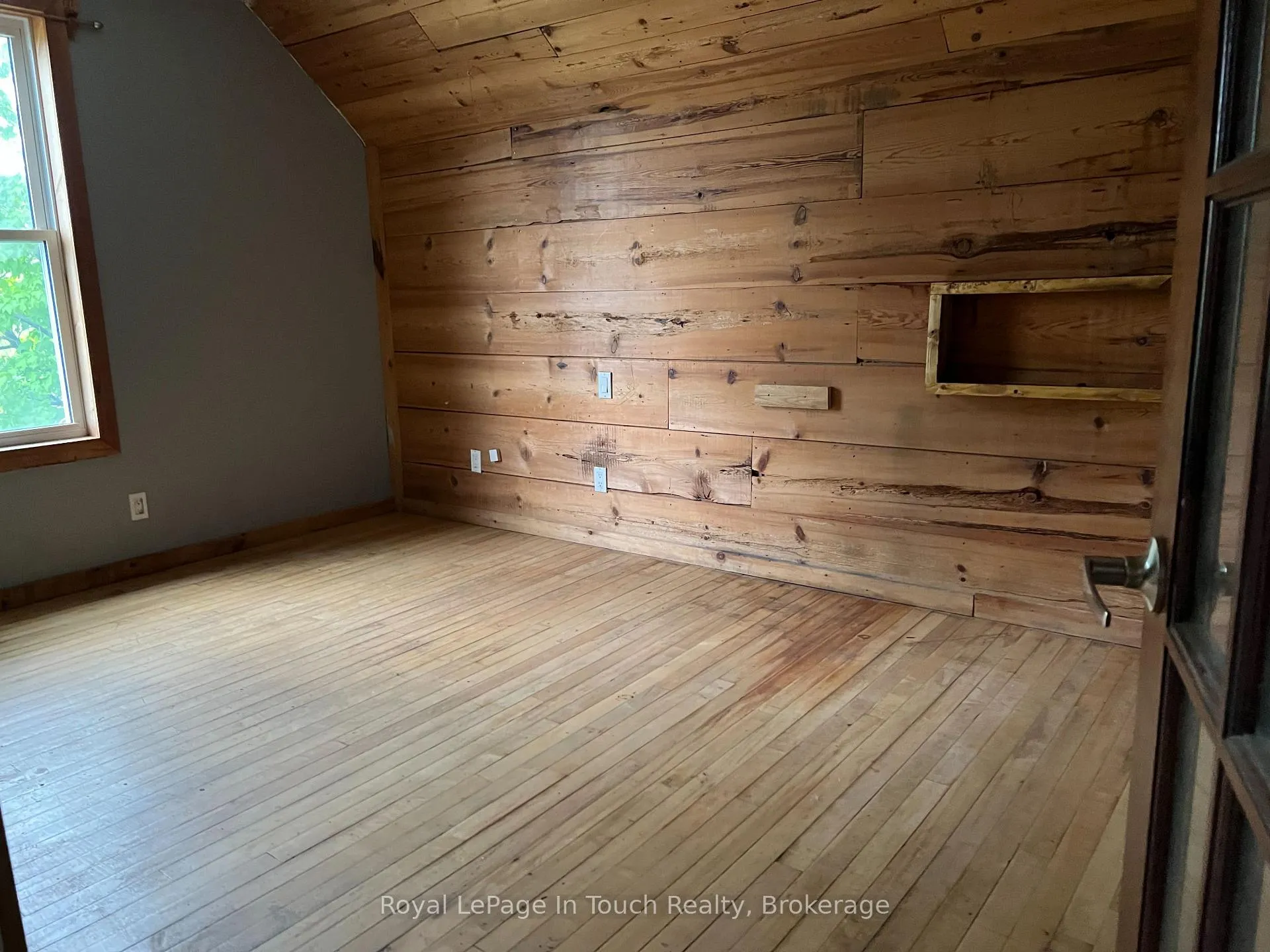 Photo 10 of 135 Jephson Street, Tay, Victoria Harbour — HOMEH