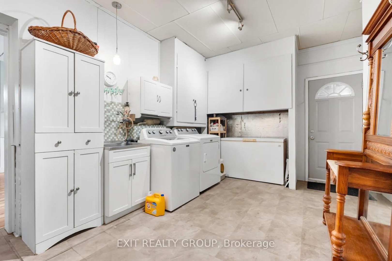 Photo 9 of 1321 Zion Road, Belleville, Belleville Ward — HOMEH