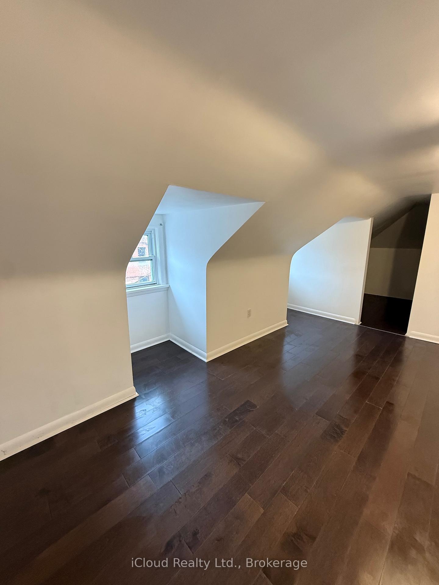 Photo 3 of Unit 3rd Flr, 5 Caithness Street W, Haldimand — HOMEH