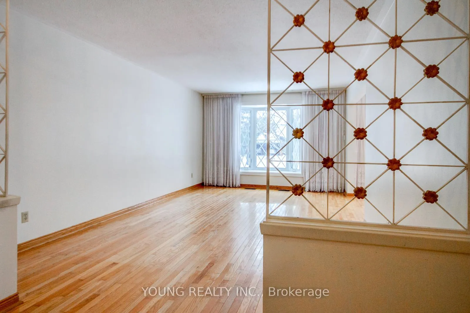Photo 10 of 75 Southdale Drive, Markham, Bullock — HOMEH