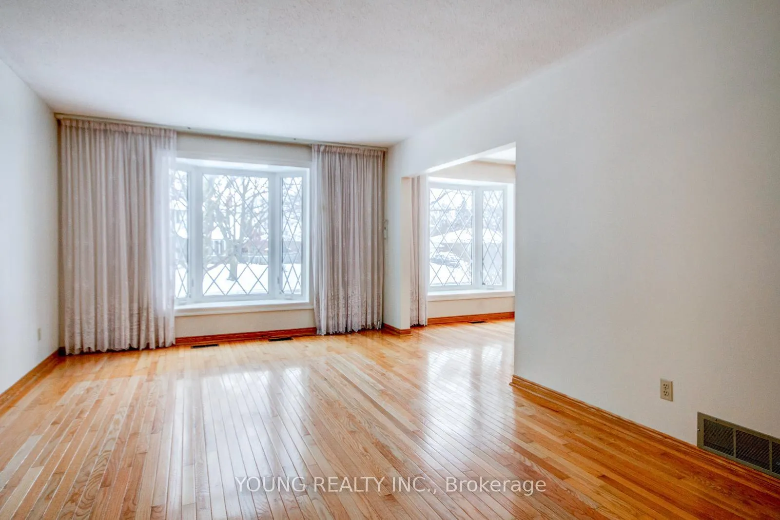 Photo 11 of 75 Southdale Drive, Markham, Bullock — HOMEH