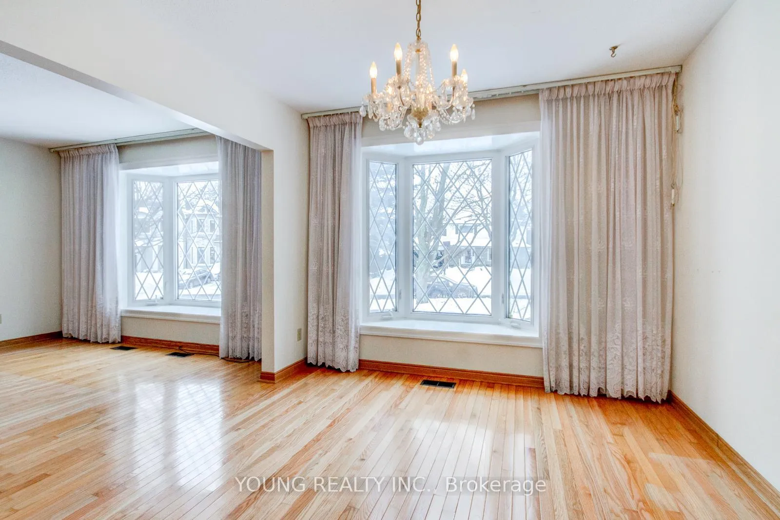 Photo 12 of 75 Southdale Drive, Markham, Bullock — HOMEH