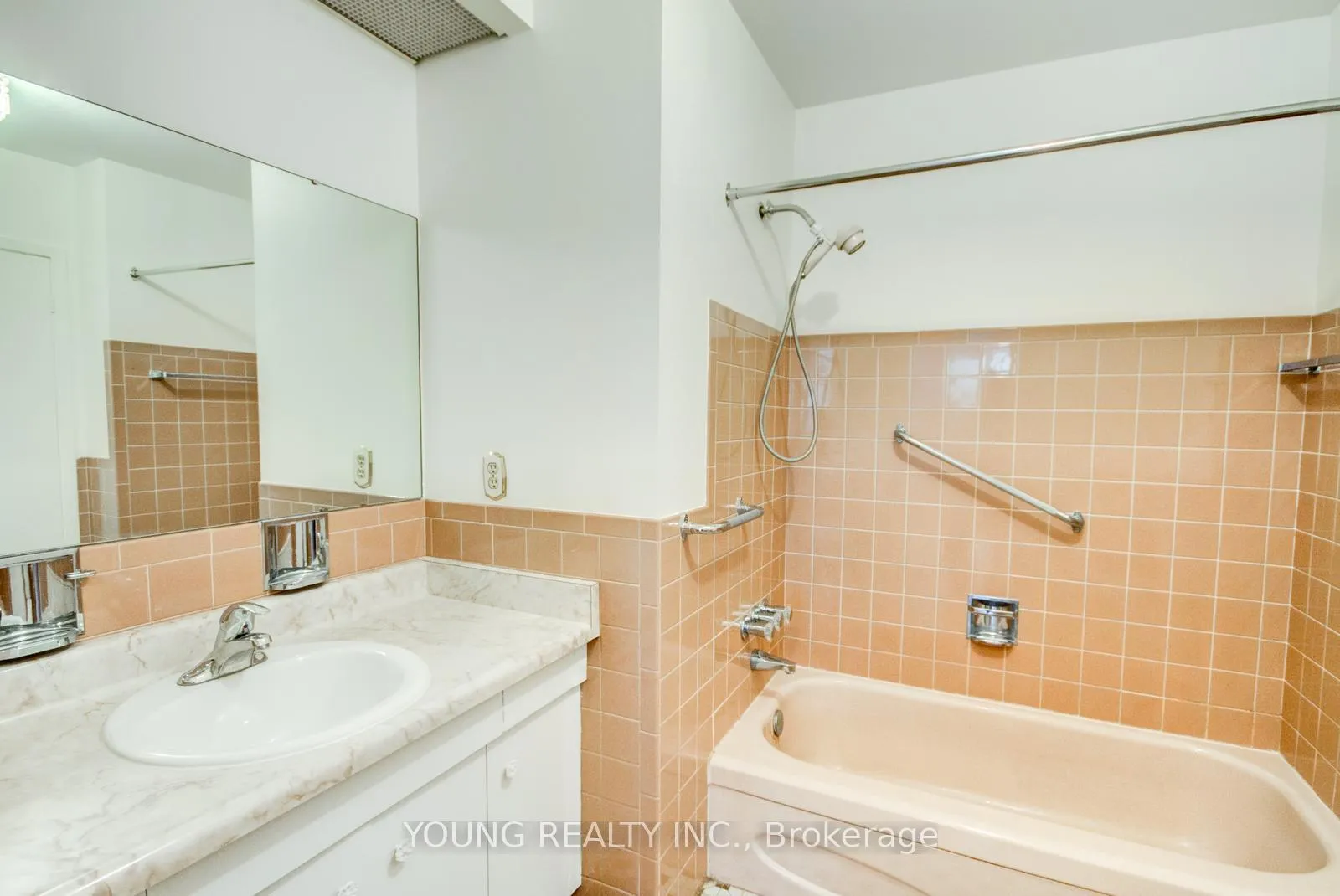 Photo 24 of 75 Southdale Drive, Markham, Bullock — HOMEH