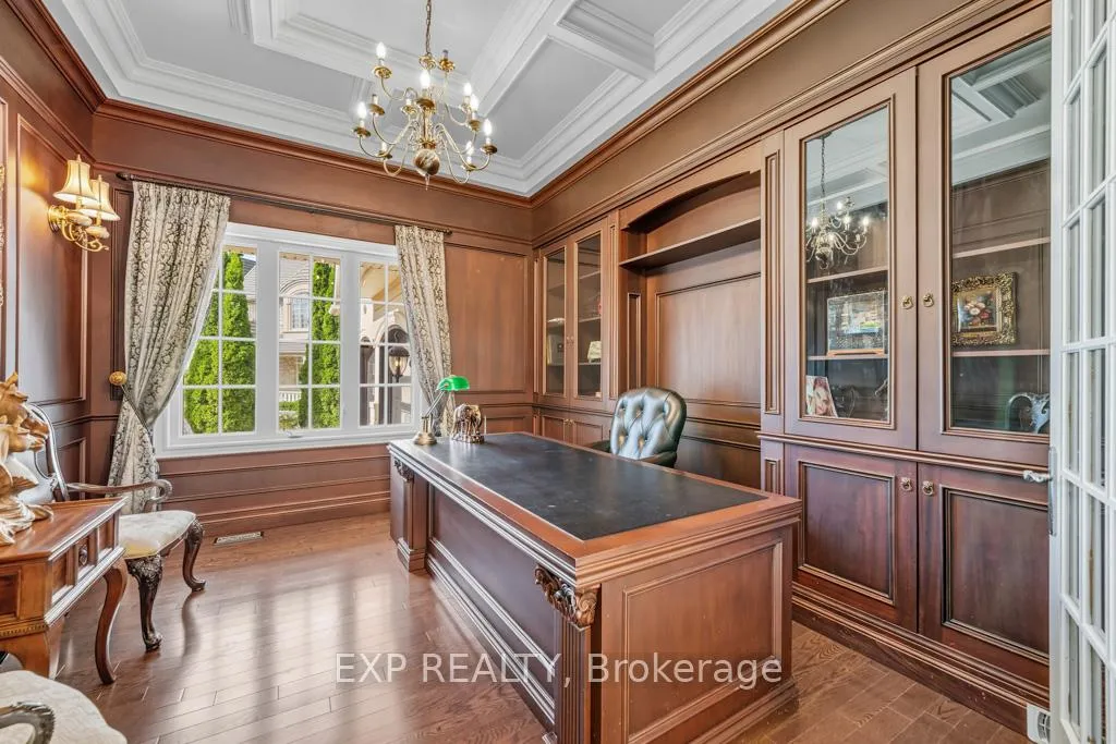 Photo 6 of 22 Longthorpe Court, Aurora, Bayview Southeast — HOMEH