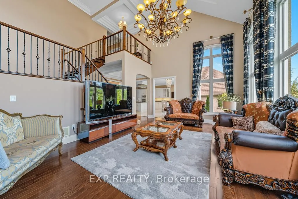 Photo 14 of 22 Longthorpe Court, Aurora, Bayview Southeast — HOMEH