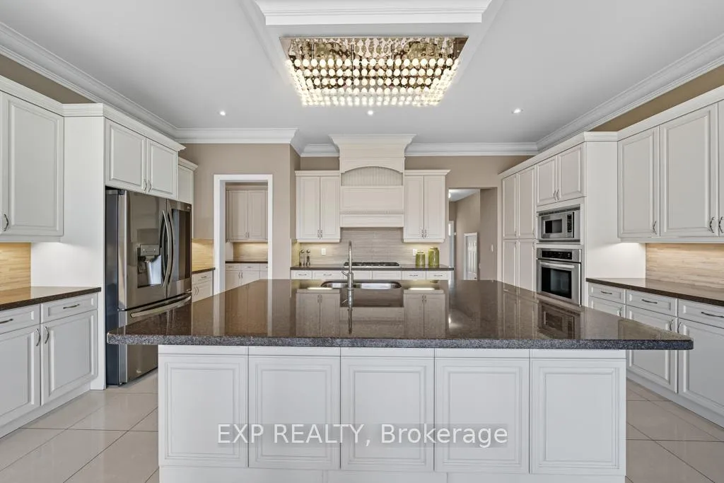 Photo 16 of 22 Longthorpe Court, Aurora, Bayview Southeast — HOMEH