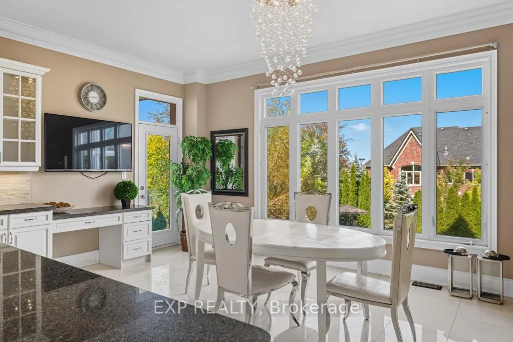 Photo 17 of 22 Longthorpe Court, Aurora, Bayview Southeast — HOMEH