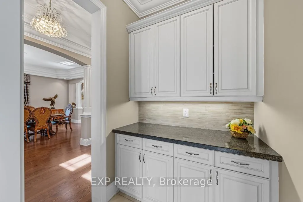 Photo 19 of 22 Longthorpe Court, Aurora, Bayview Southeast — HOMEH