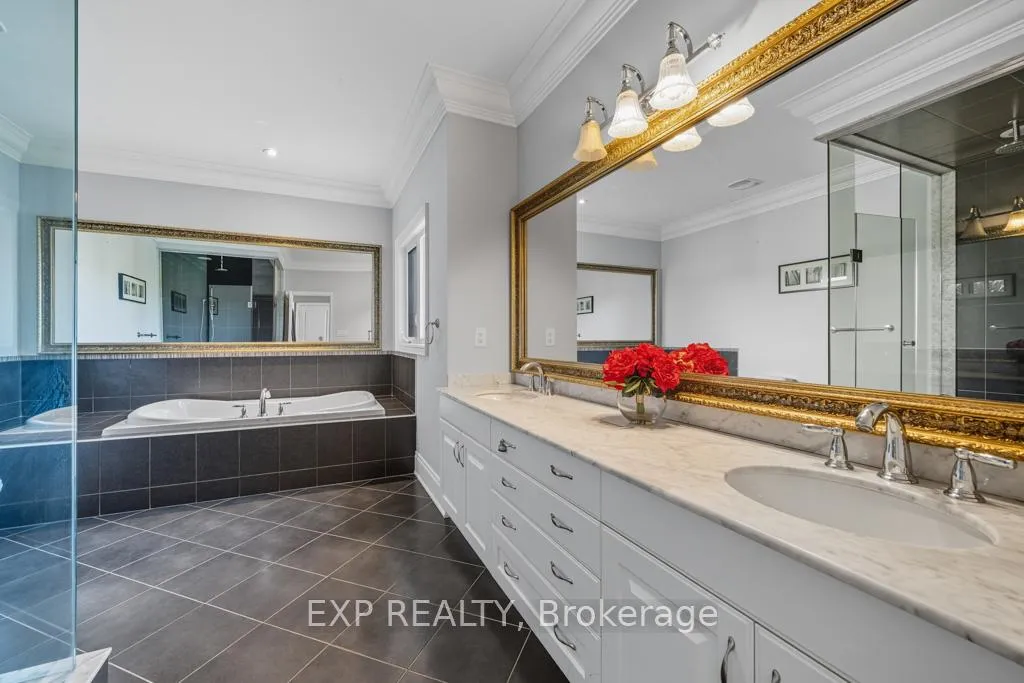 Photo 25 of 22 Longthorpe Court, Aurora, Bayview Southeast — HOMEH