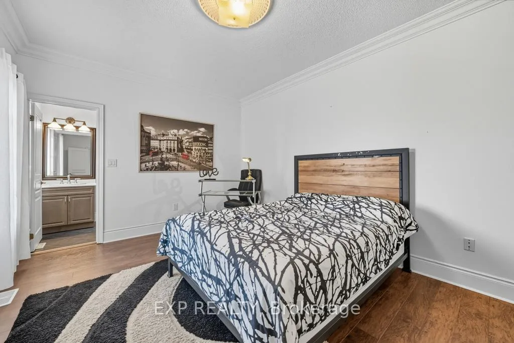 Photo 30 of 22 Longthorpe Court, Aurora, Bayview Southeast — HOMEH