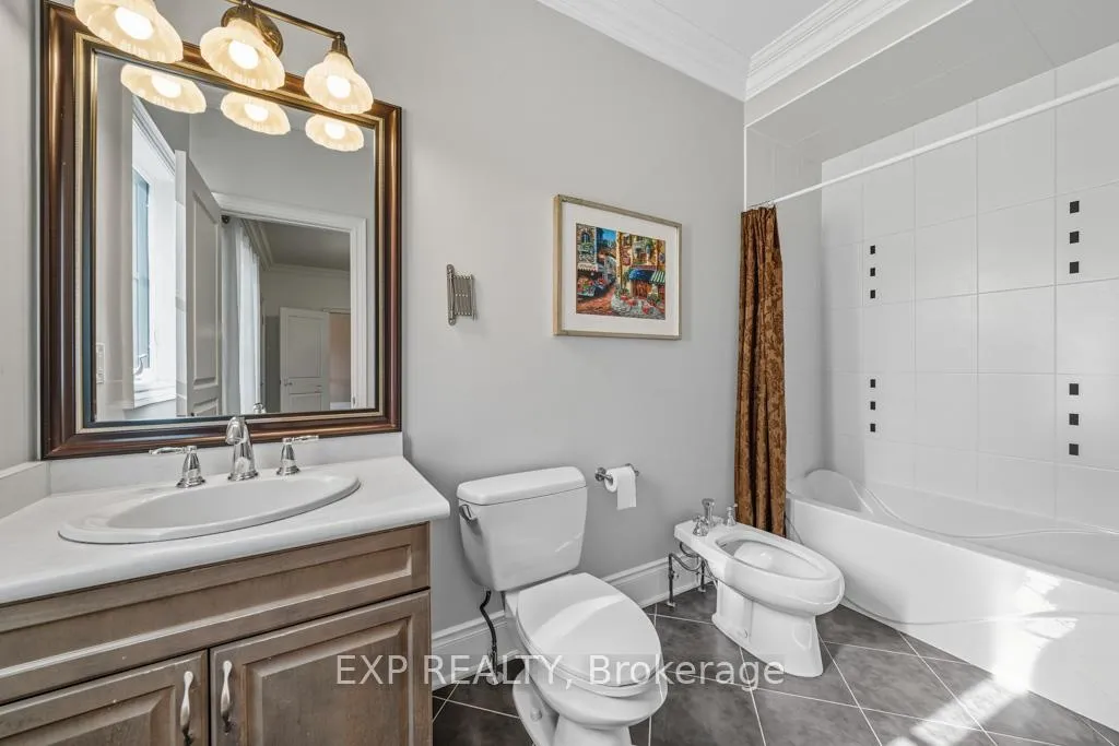 Photo 31 of 22 Longthorpe Court, Aurora, Bayview Southeast — HOMEH