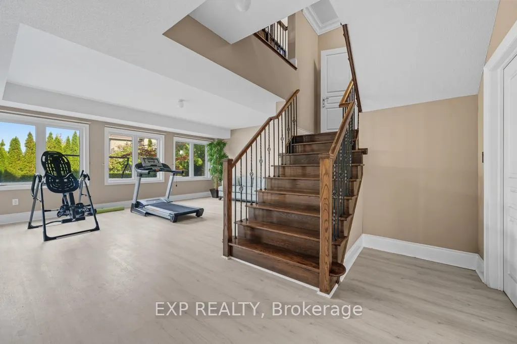 Photo 35 of 22 Longthorpe Court, Aurora, Bayview Southeast — HOMEH