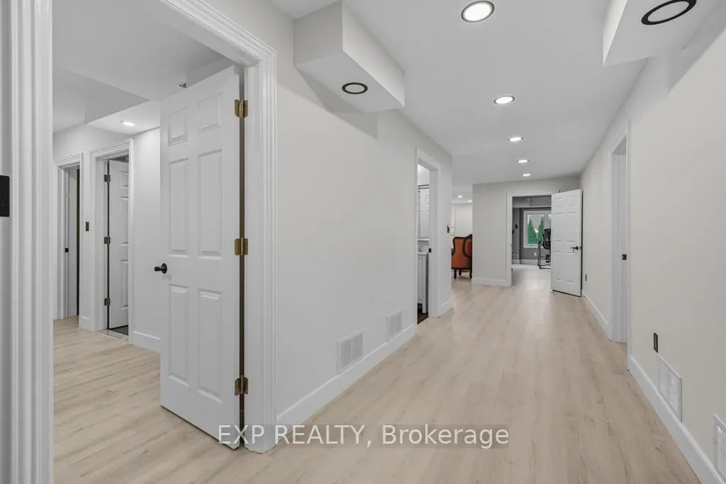 Photo 42 of 22 Longthorpe Court, Aurora, Bayview Southeast — HOMEH