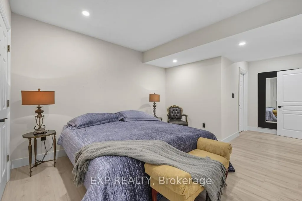 Photo 43 of 22 Longthorpe Court, Aurora, Bayview Southeast — HOMEH