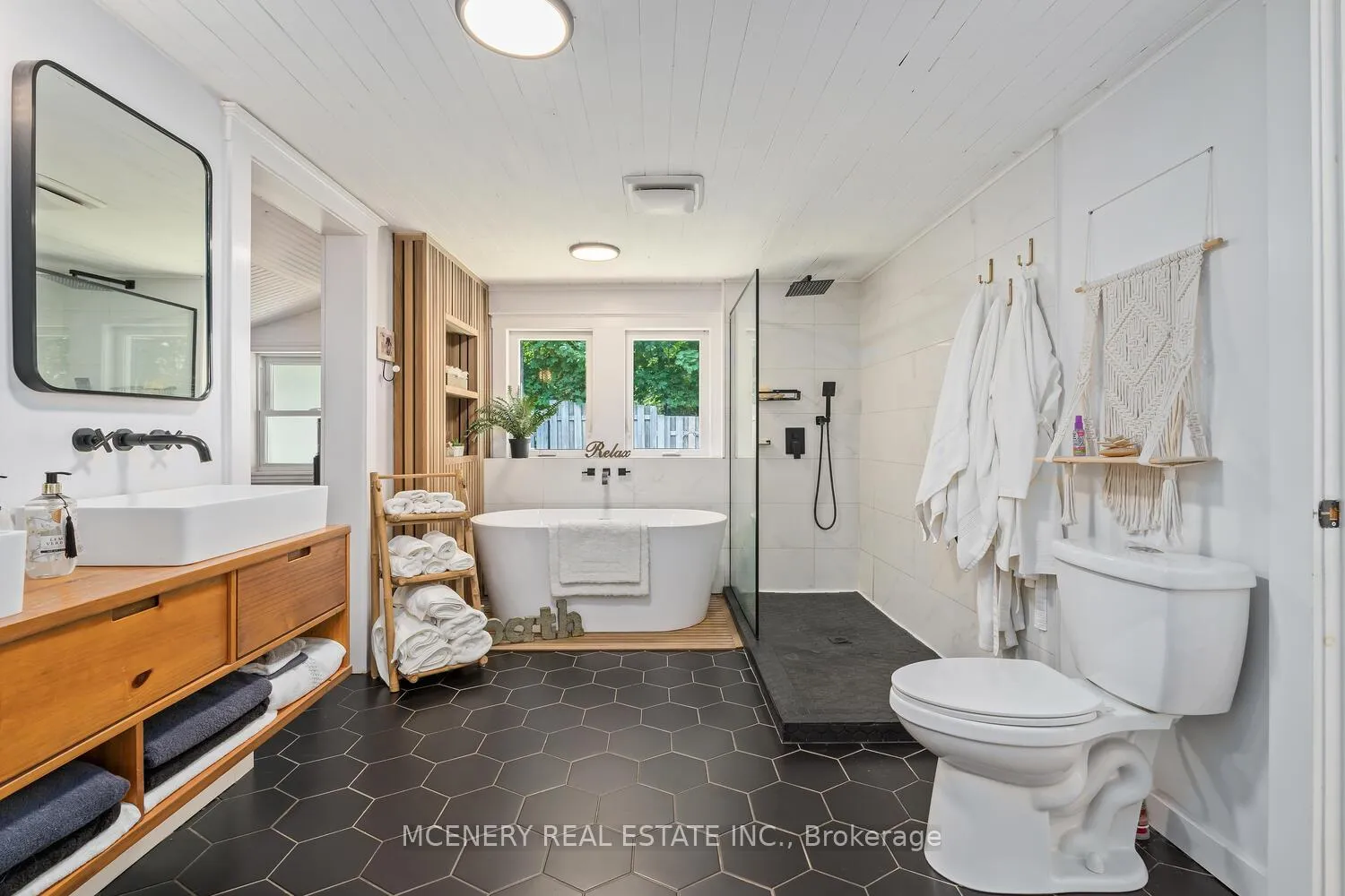 Photo 20 of 3 Sunnyside Drive, Erin, Hillsburgh — HOMEH