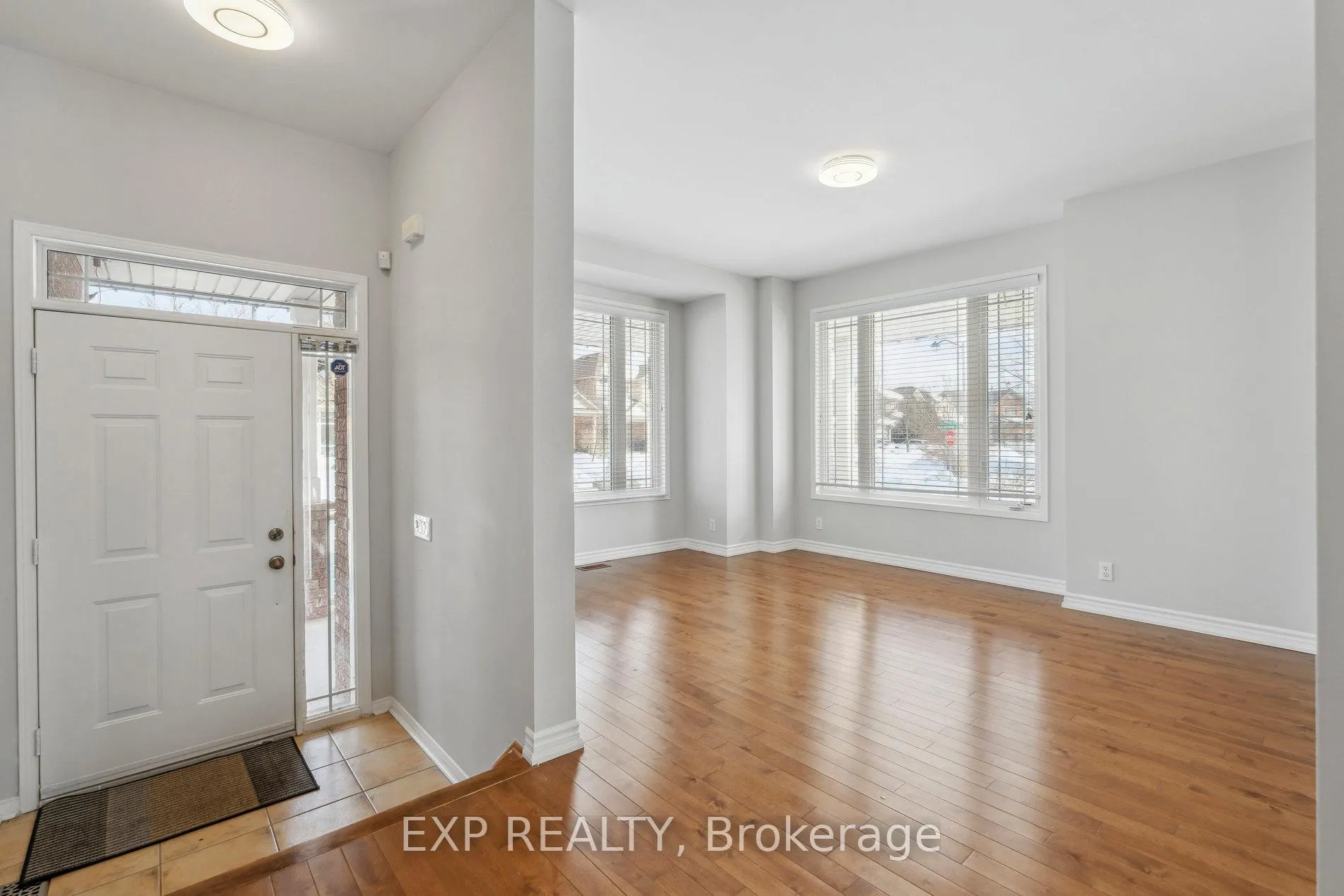 Photo 6 of 122 Bilbrough Street, Aurora, Bayview Northeast — HOMEH