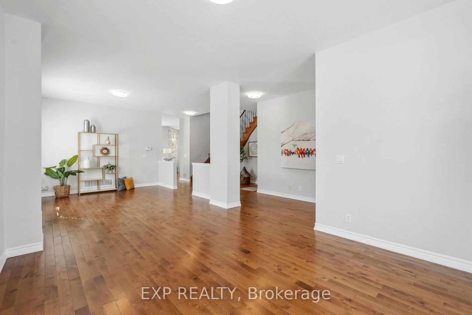 Photo 7 of 122 Bilbrough Street, Aurora, Bayview Northeast — HOMEH