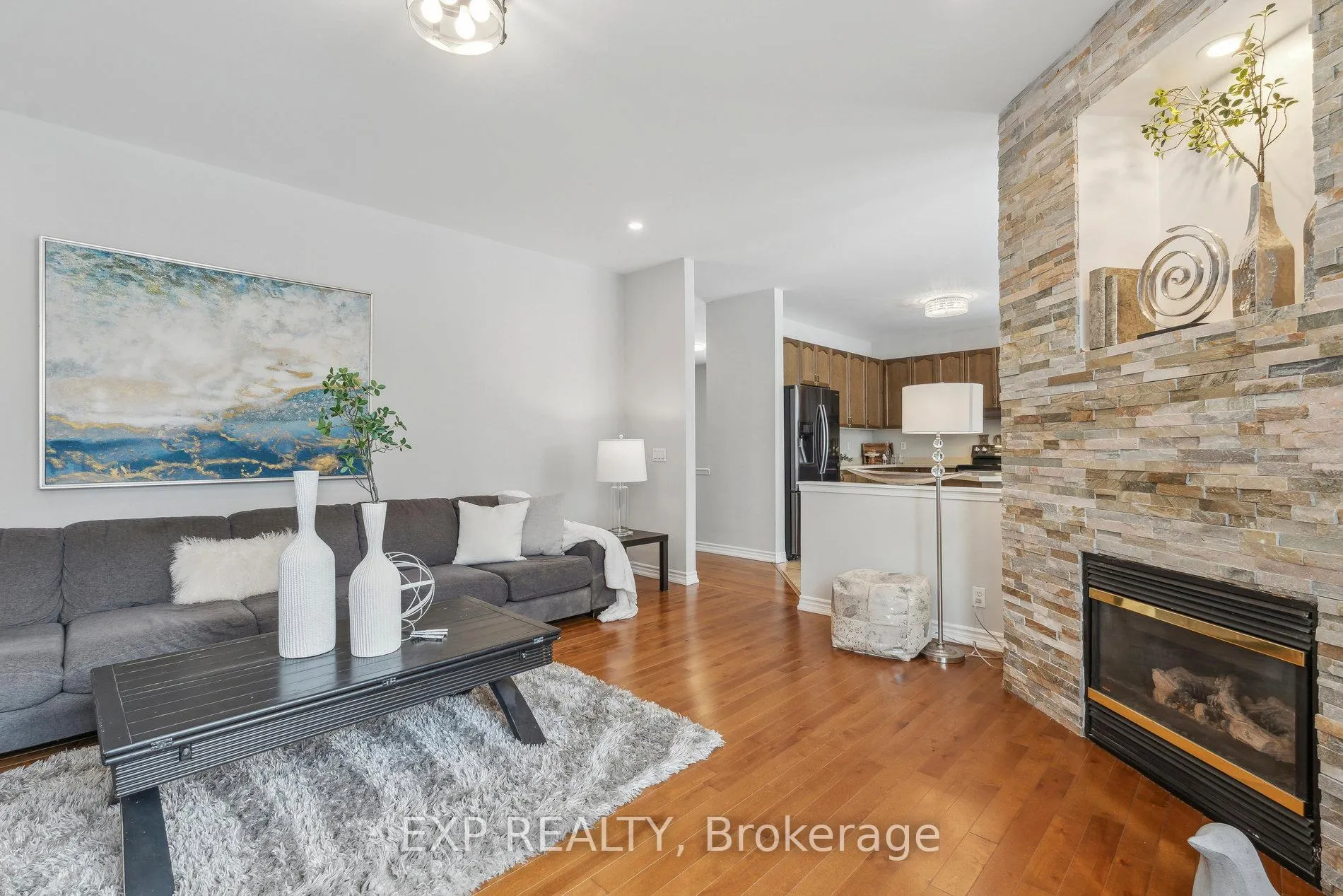 Photo 15 of 122 Bilbrough Street, Aurora, Bayview Northeast — HOMEH