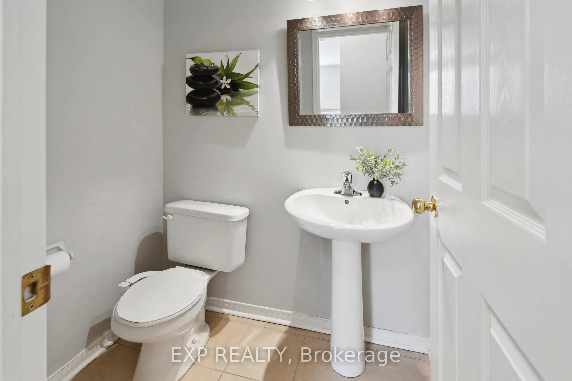 Photo 18 of 122 Bilbrough Street, Aurora, Bayview Northeast — HOMEH