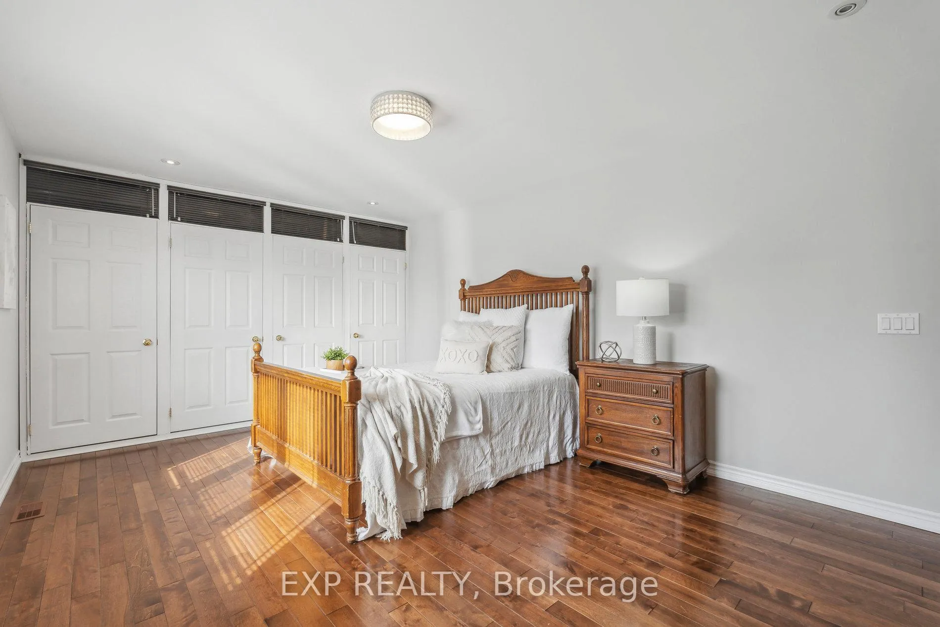 Photo 20 of 122 Bilbrough Street, Aurora, Bayview Northeast — HOMEH