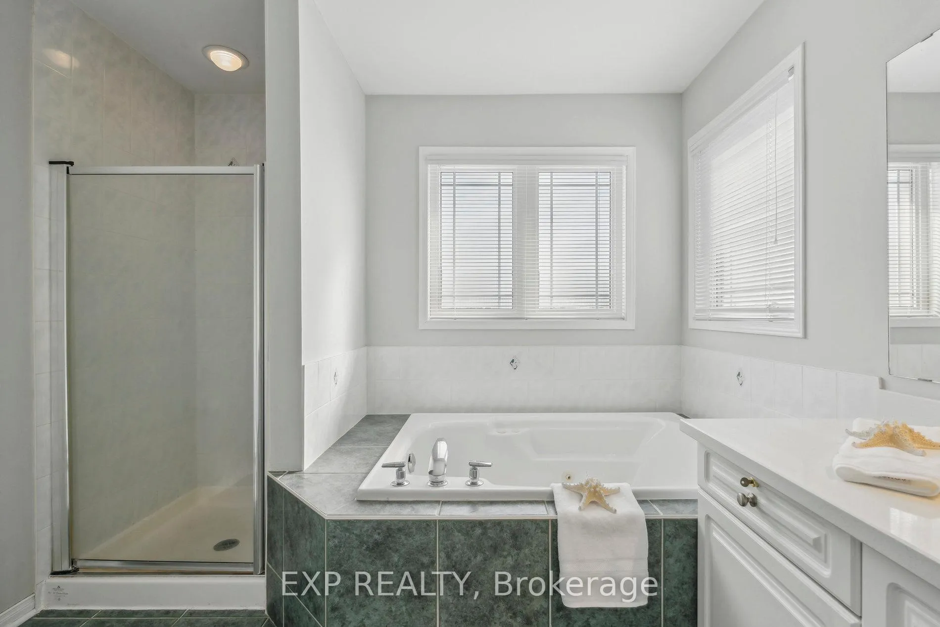 Photo 23 of 122 Bilbrough Street, Aurora, Bayview Northeast — HOMEH