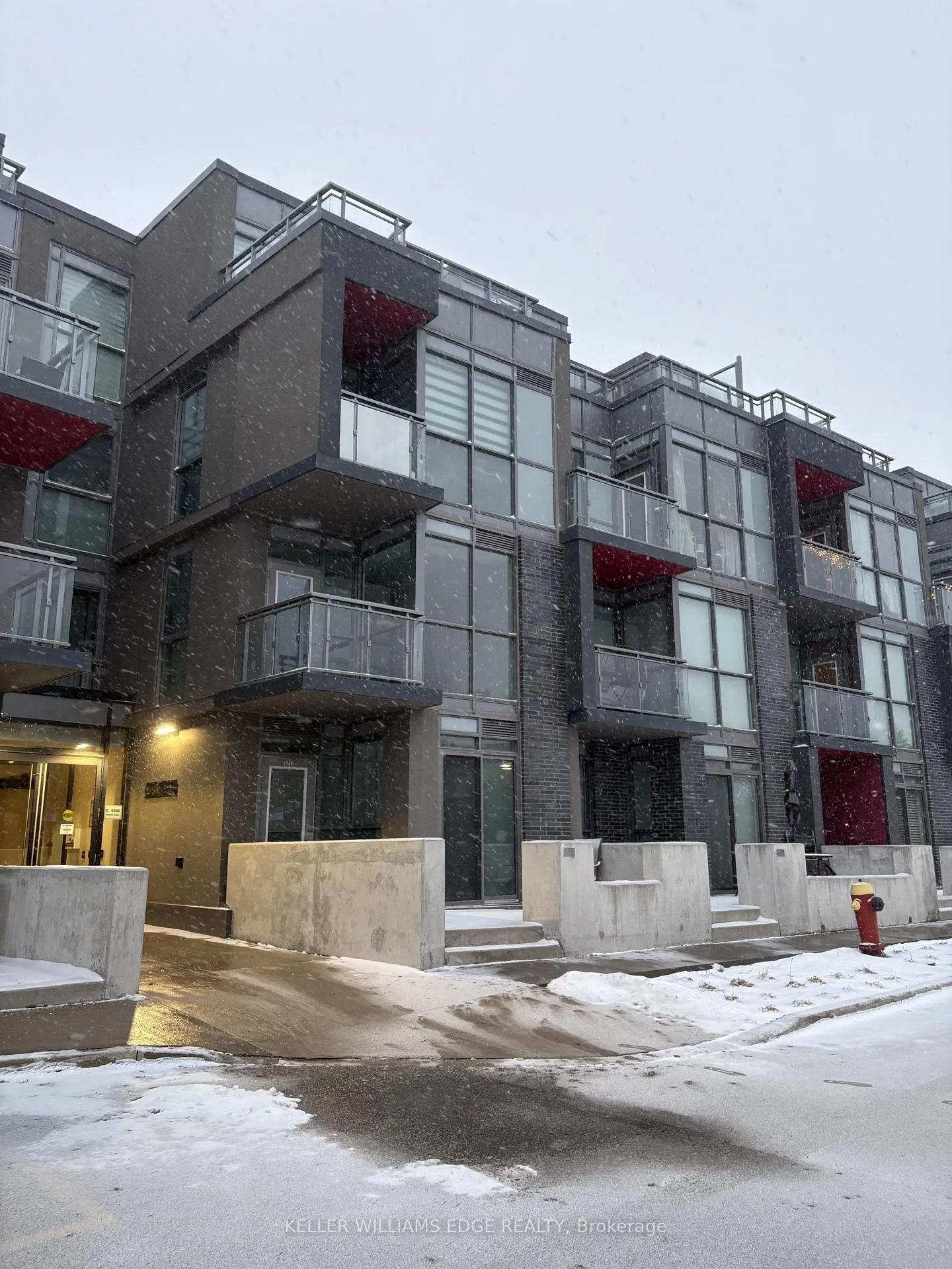 Photo 2 of Unit 420, 5260 Dundas Street, Burlington, Orchard — HOMEH