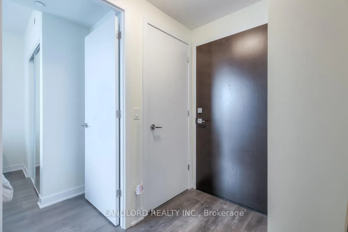 Photo 1 of Unit 1607, 2221 Yonge Street, Toronto, Mount Pleasant West — HOMEH